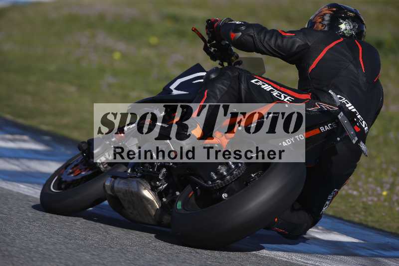 /Archiv-2024/01 26.-28.01.2024 Moto Center Thun Jerez/Gruppe rot-red/backside